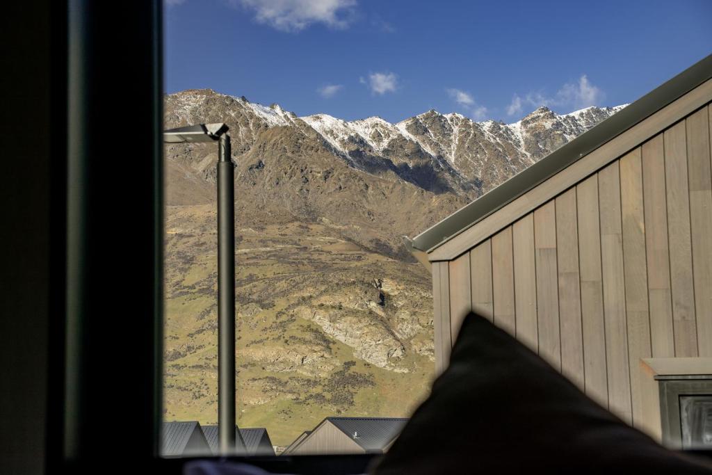 Apres Peak - Queenstown Holiday Home, Frankton