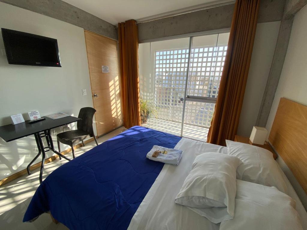 Hostal MIRAMAR 2 - 2