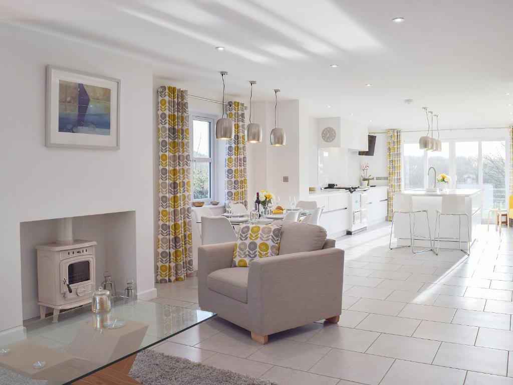 Ivy Bush Cottage, New Moat