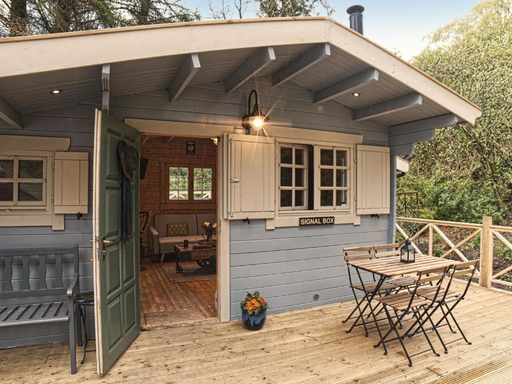 The Signal Box, Girvan