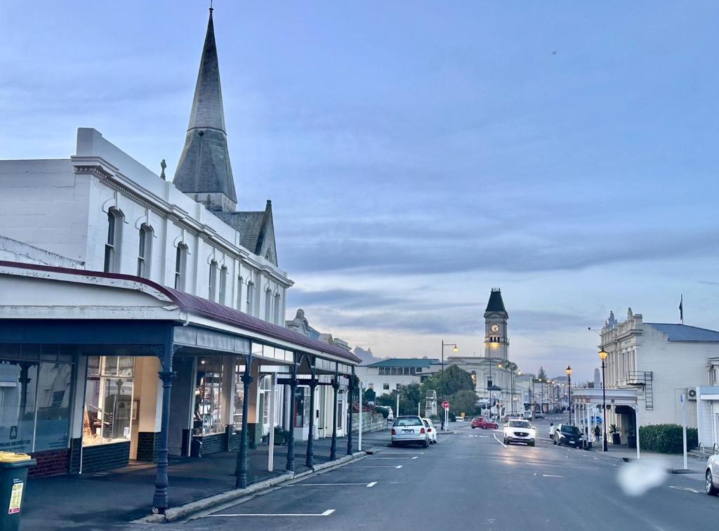 The Whitfield, Oamaru