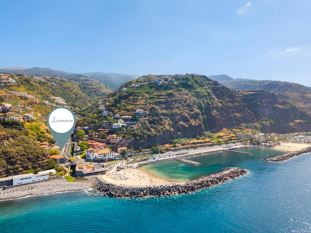 Luzia by the Sea - T1 Acolhedor a Passos da Praia, Calheta