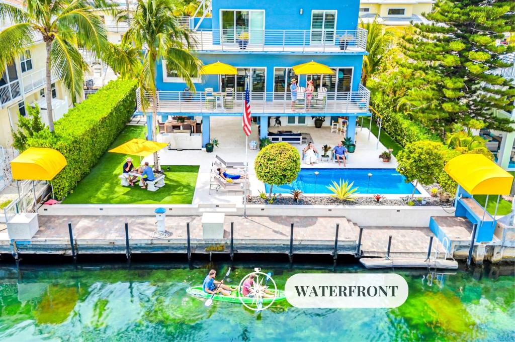 Waterfront Covered alfresco lounge Heated Pool Anchor Key, Islamorada