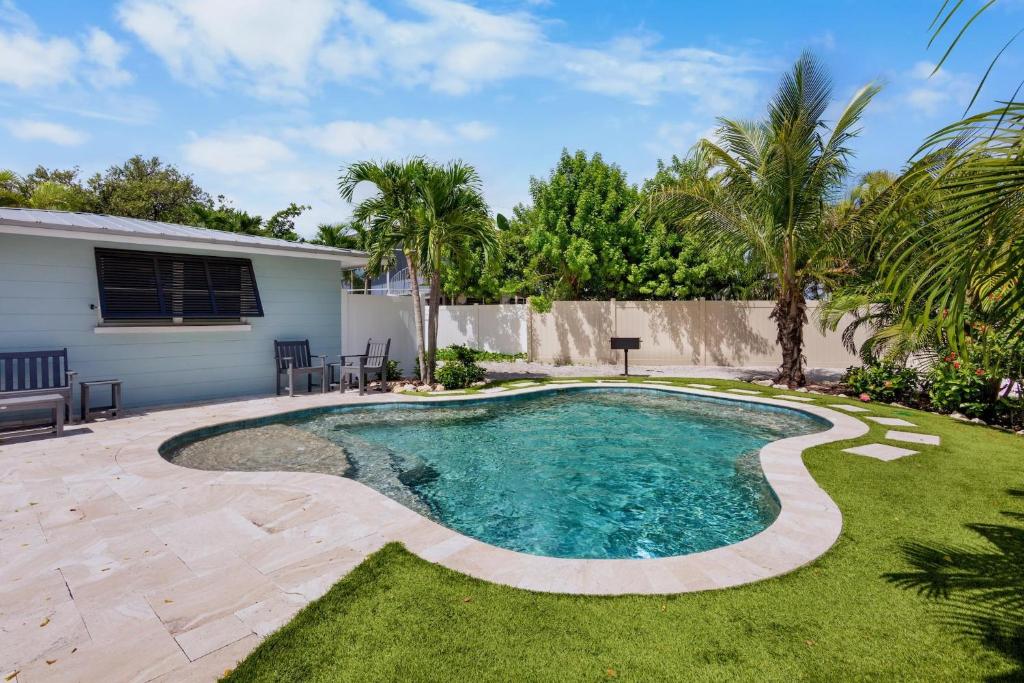 Palm Trees and Manatees, Anna Maria