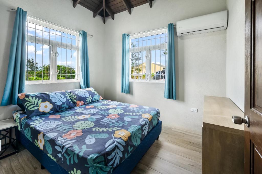 Serene Escape - Central & Modern, Christ Church