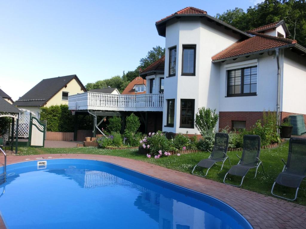 Group Hideaway with Pool, Ballenstedt