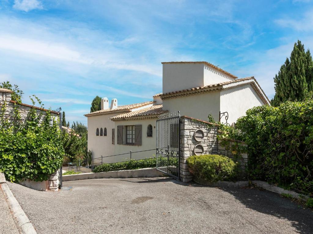 Mandelieu Villa with Rooftop - 1