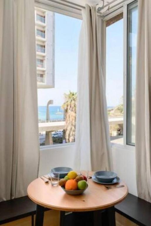 Studio with sea view with Bomb Shelter, Tel Aviv