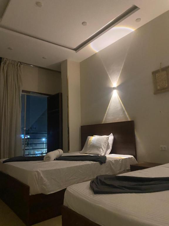 happy pyramids view inn, Káhira