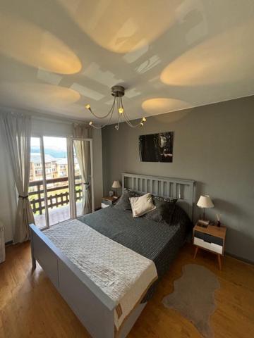 Bella Vista Top Floor Apartment - 2