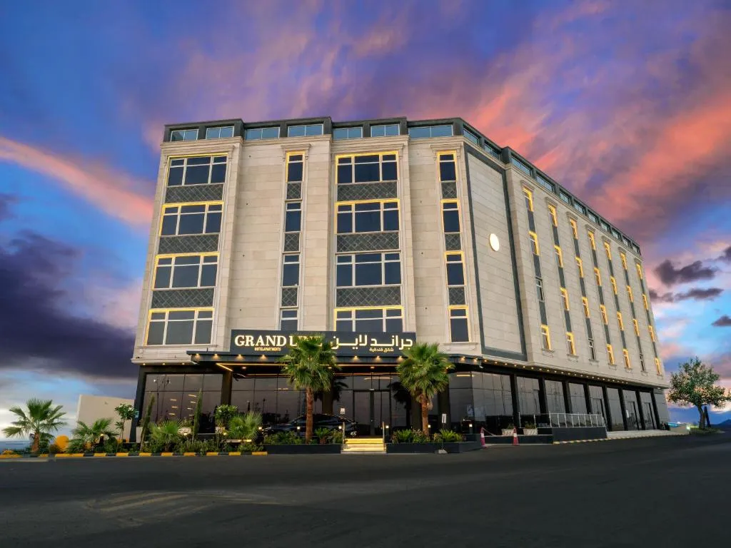 Grand Line Hotel, hotel in Tabuk