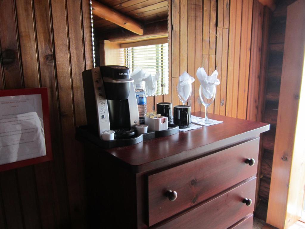 The Surf Lodge and Pub photo