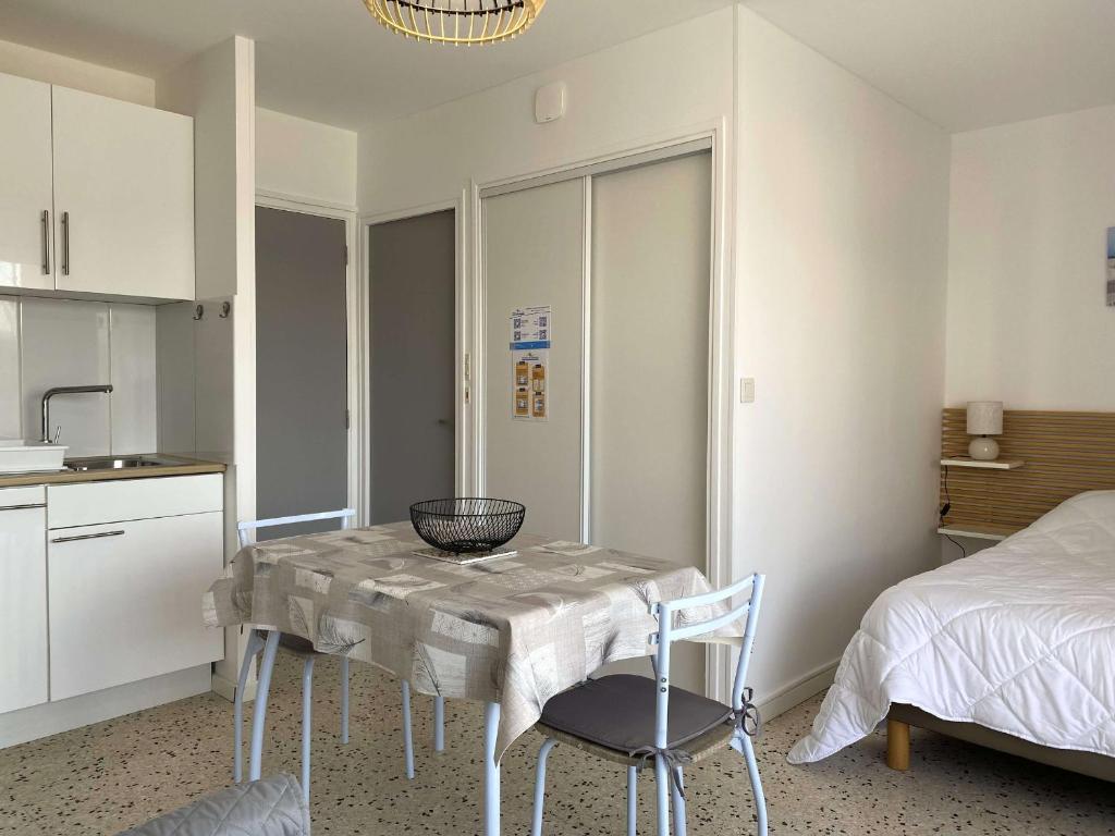 Appartement T1 avec balcon, clim, parking et wifi à Balaruc-les-Bains - FR-1-553-259 - 4