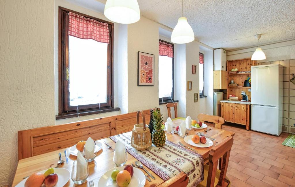 2 Bedroom Lovely Apartment In Ponte Di Legno - 2