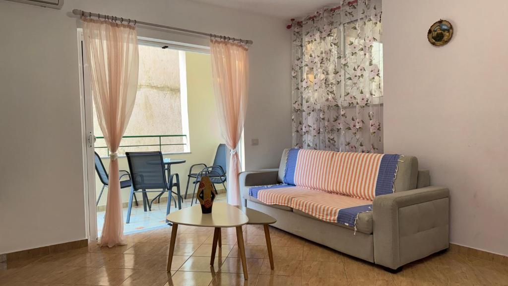 Klesta Apartment - Design, Komfort & Top-Lage mit Meerblick, Sarandë