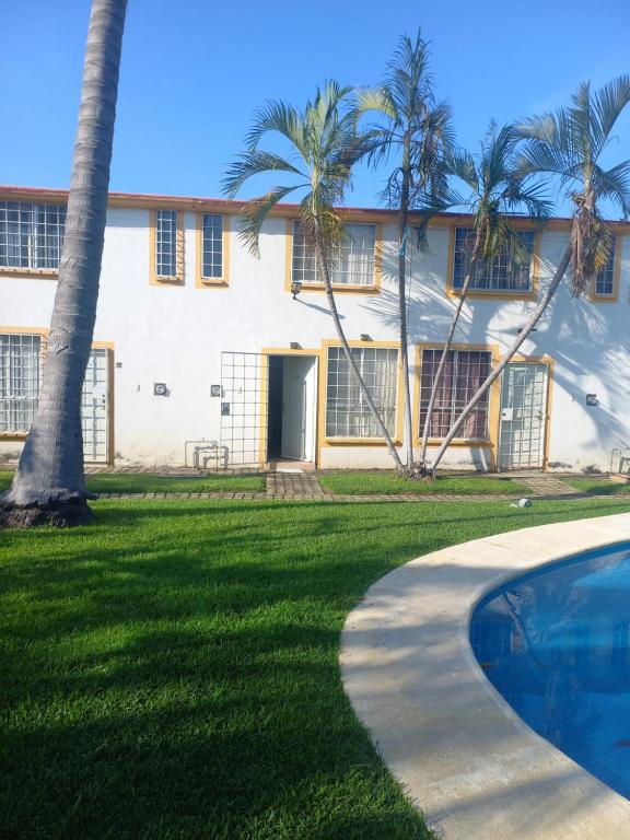 Casa en condominio 2R alberca compartida - 4