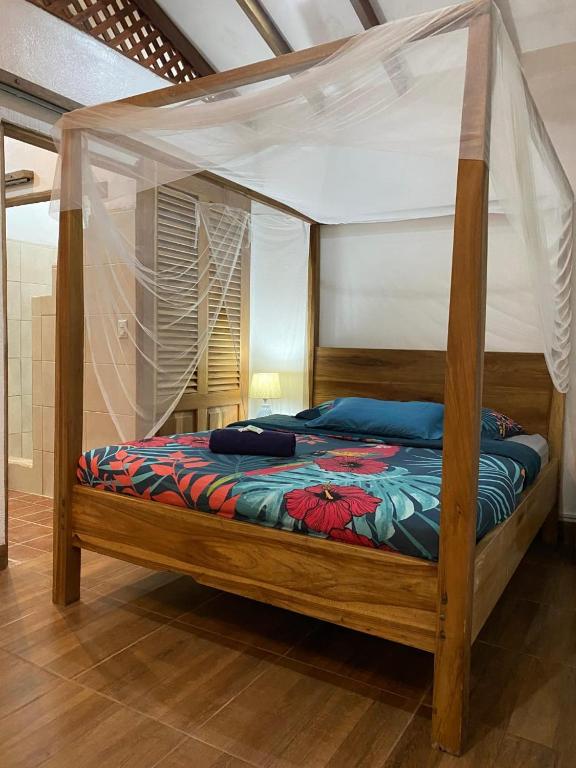 One Bedroom Bungalow (1-4 Adults)