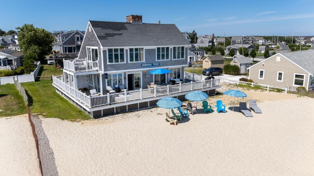 Oceanfront Cape Cod House by Rock Properties, Sandwich