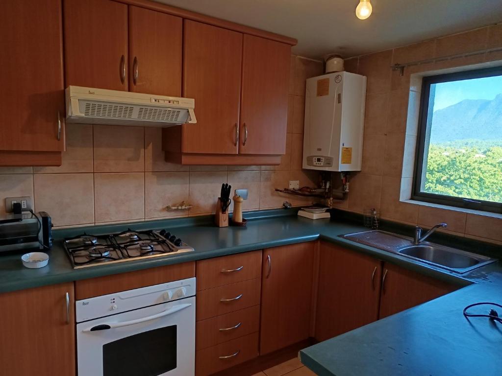 Amplio y central departamento con estacionamiento - 4