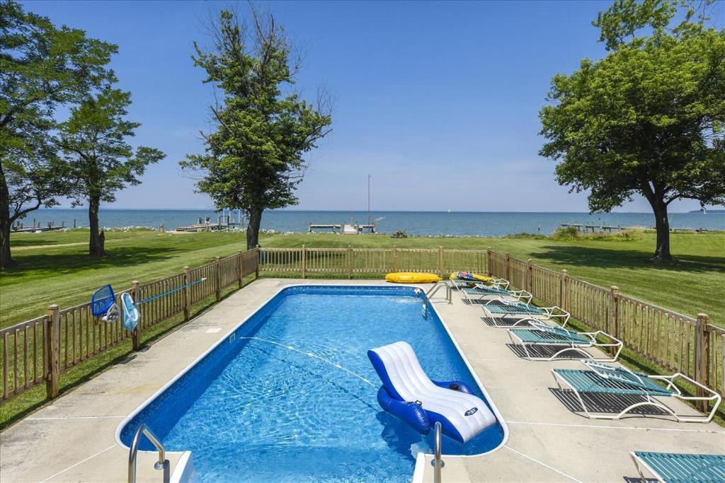 Clearview, Tilghman Island