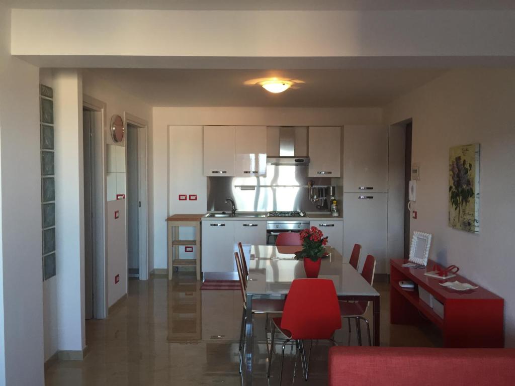 Baia Giardini Apartments - 5