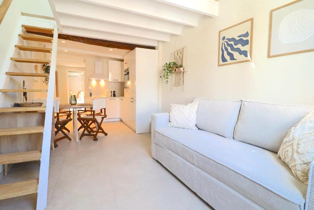 New! Beach Escape in Old Antibes - 2