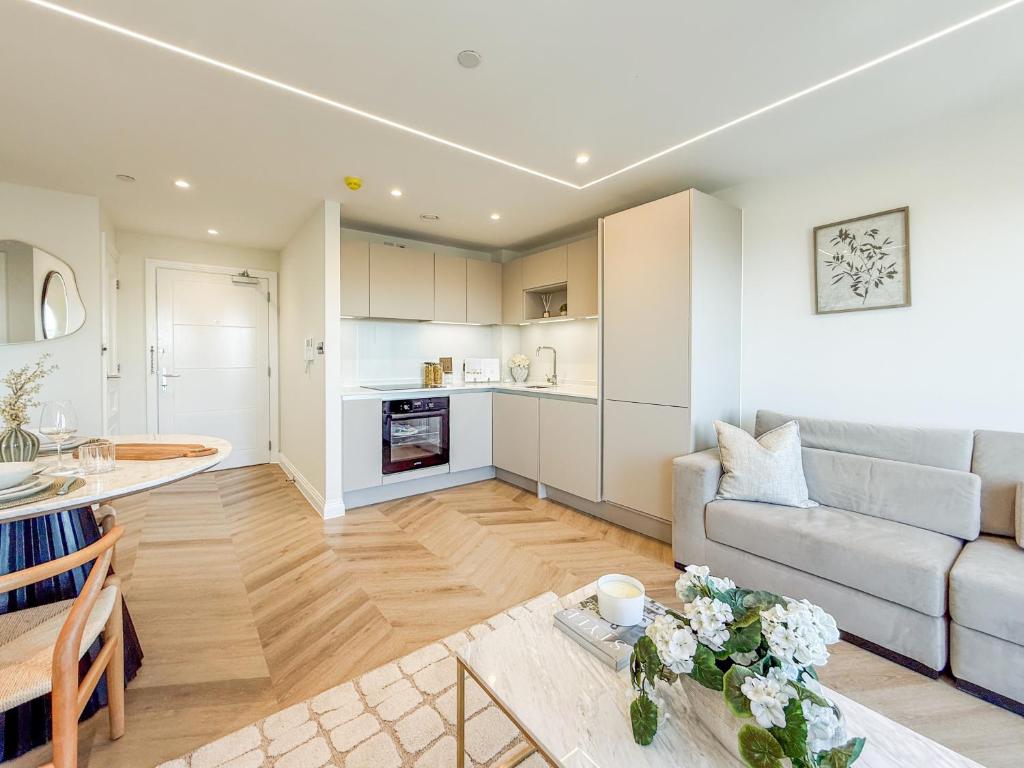 Dorchester Centre Apartment - Free Parking & Views, Dorchester