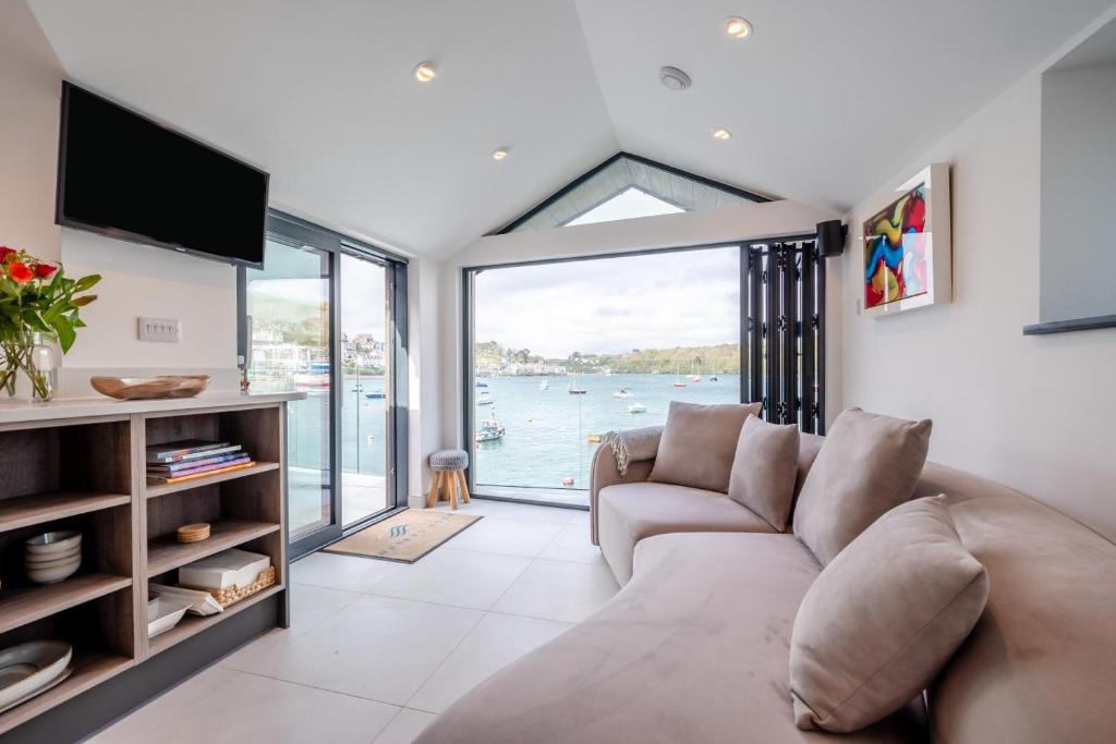 Waters Edge - Cornwall, Fowey