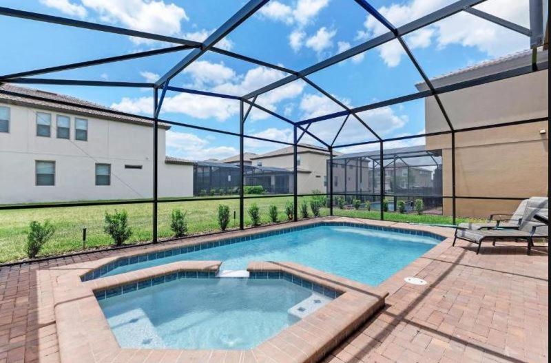 597-Beautiful West Facing Villa with Private Pool and Spa near to Disney on Resort, Kissimmee