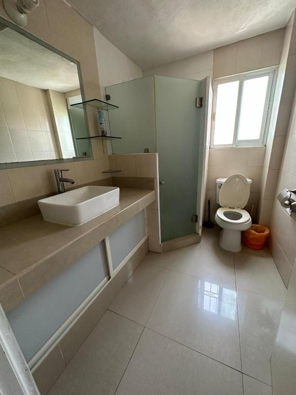 Centrally located and fully furnished - 5