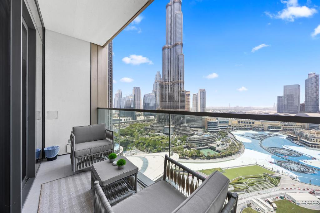 Burj Khalifa and Dubai Fountian Direct View - Luxury 2BR Flat - Downtown Dubai, Dubaj