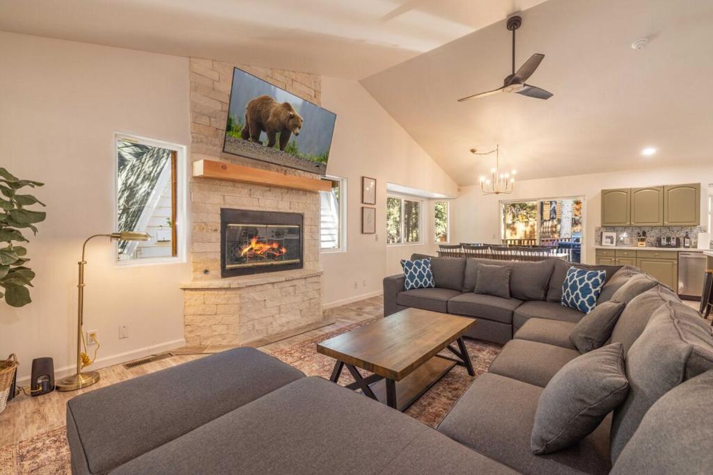 Summit Ridge Jacuzzi, Gated, Near Village Slopes, Big Bear Lake