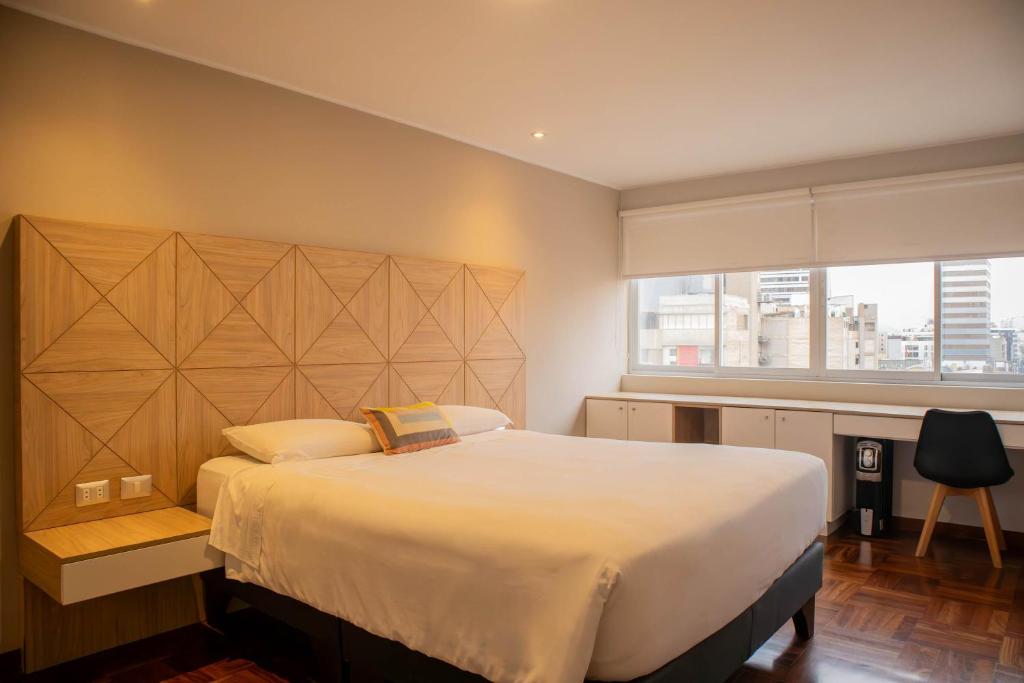 Sophisticated 1BR Stay in Prime Miraflores - 2