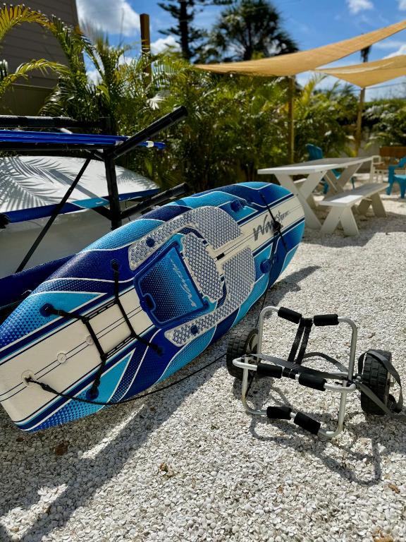 Sun-Drenched 1BR Apt - 5min walk to Beach, Clearwater Beach