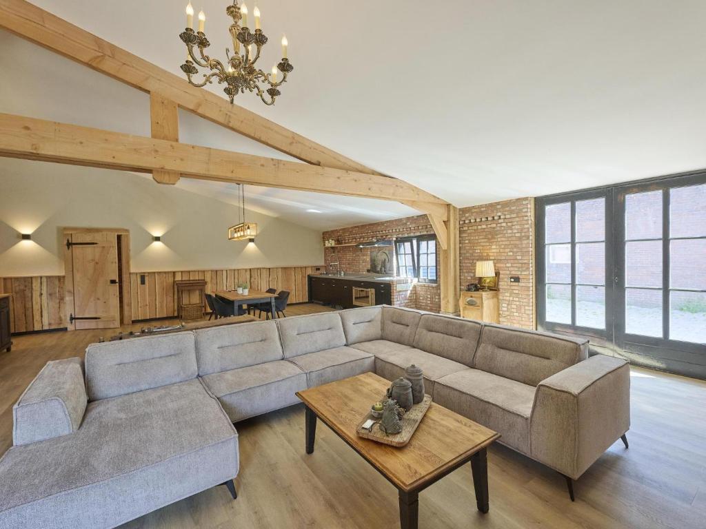 De Hoeve III, Hulsel