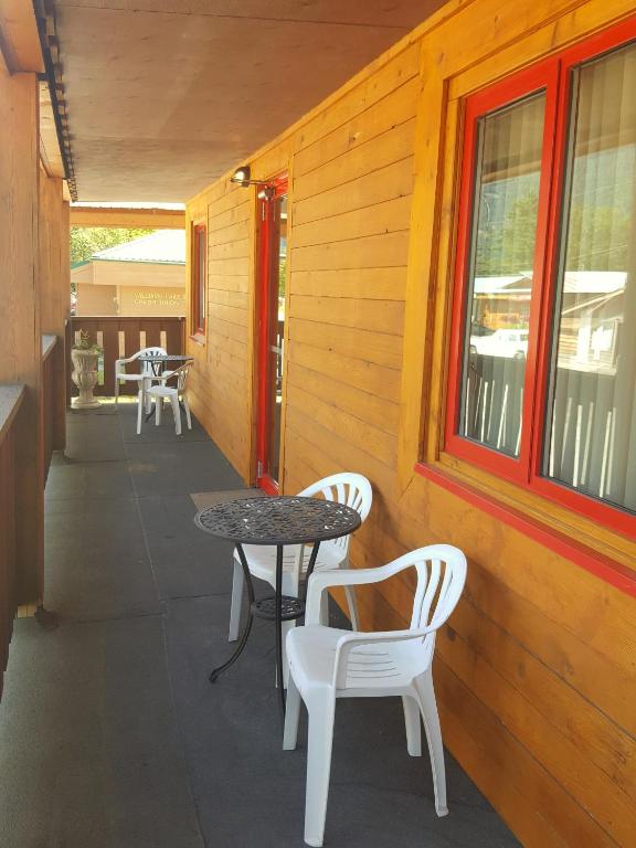 Bella Coola Cumbrian Inn photo