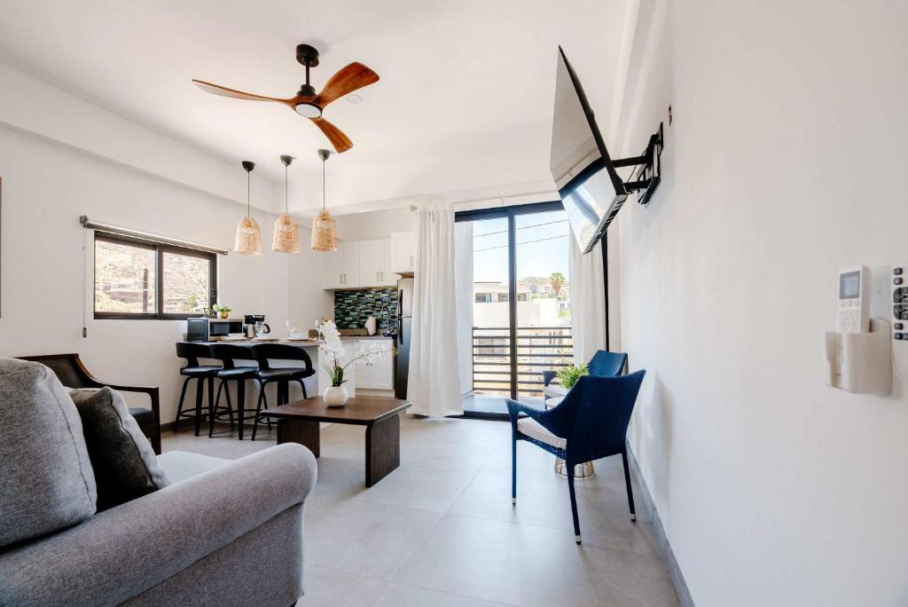 Vista Pedregal-Modern Vacation Apartment Walk to Marina & Beaches - 1