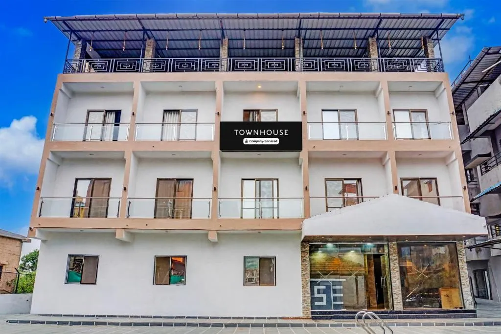 Townhouse Lonavala Formerly Mountain Meadows Resort, hotel in Lonavala