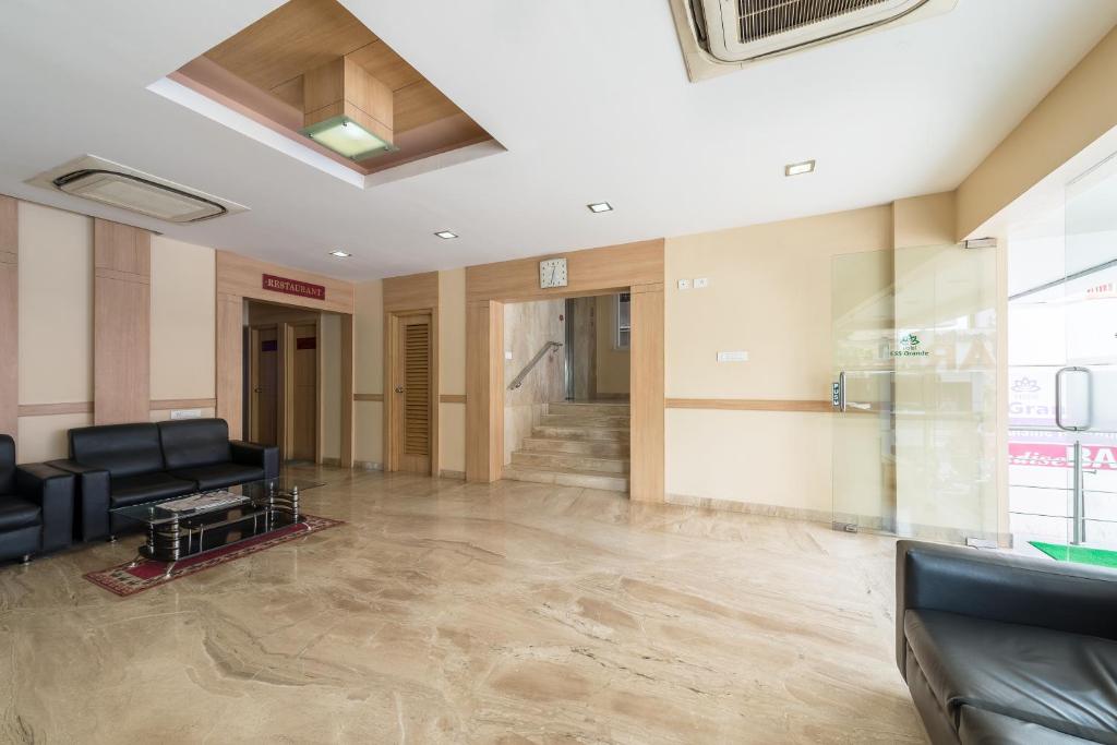 フロント・ロビー