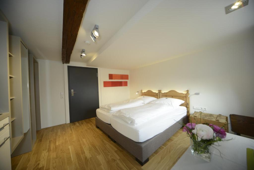 Gasthaus Hirsch — Hotel in Gunzburg