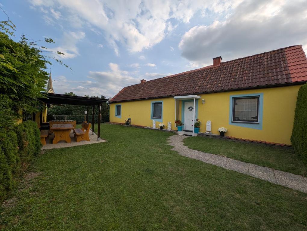 Harti Haus - 1