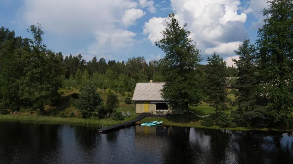 Kõverajärve saunamaja, hotel in Nedsaja