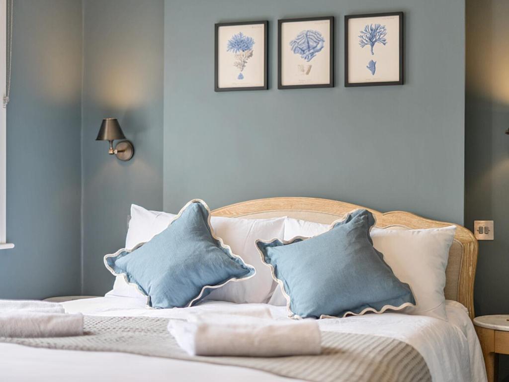 Elegant Central Guildford Home with Castle Views Pass The Keys, Guildford