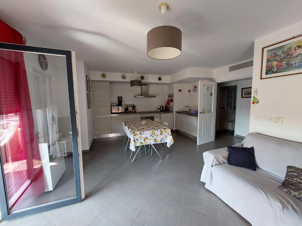 MENTON Park Apartment - 5