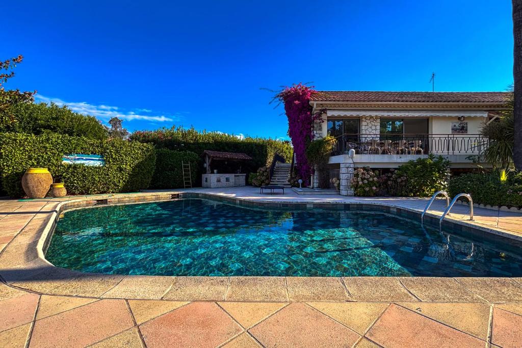 Azure Villa 14 Guests - Heart of Cap d’Antibes - 4