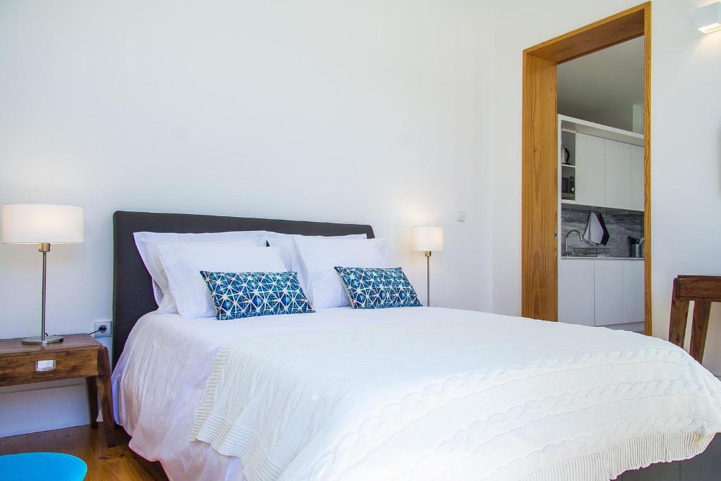 Liiiving in Porto | Blue Flower Apartment photo