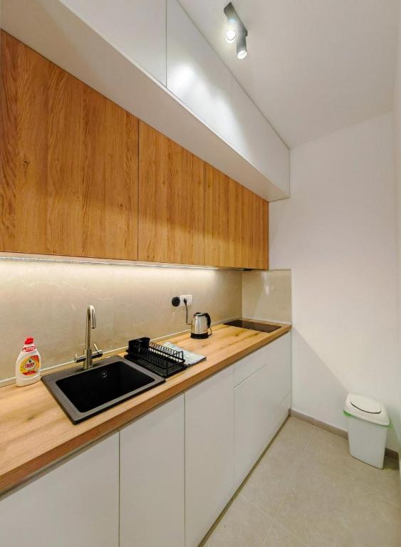 Modern City Apartment Budva-Central Location,5 min to Beach - 3