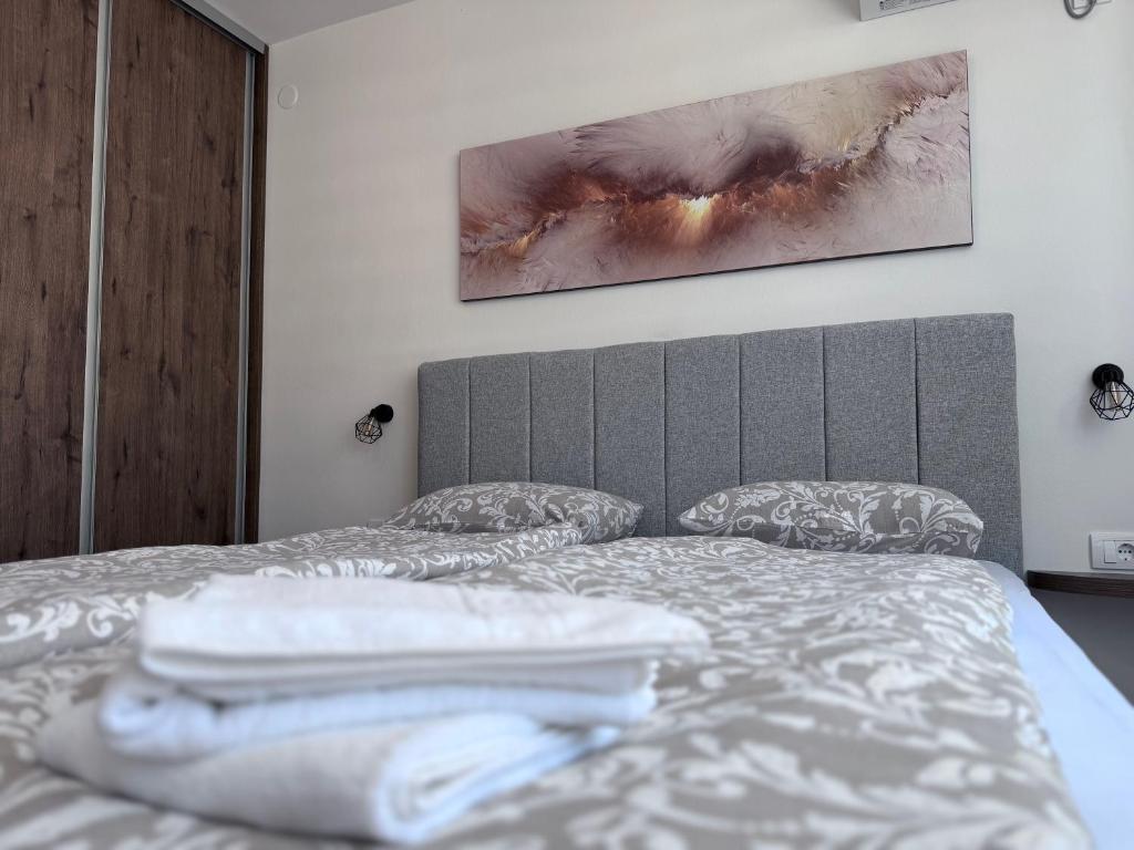 V Apartmani 1 - 2