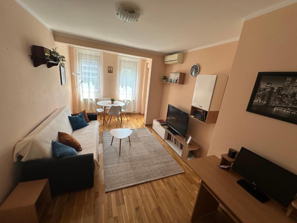 Angela apartment, free parking, 2 balconies, Bělehrad