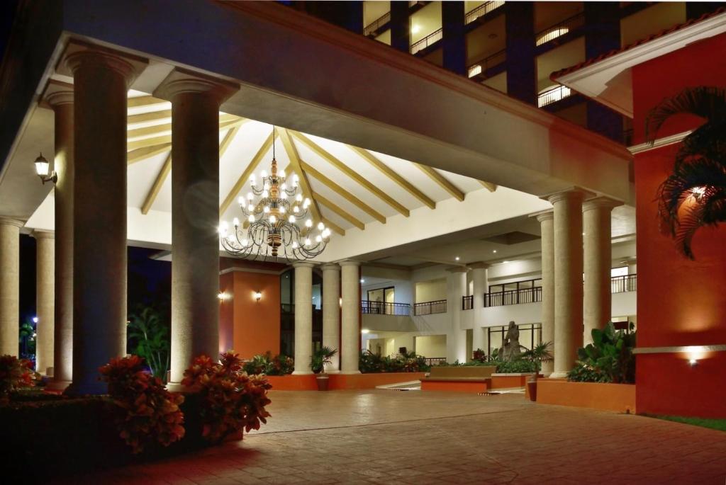 One Bed 2 Bath, at Playa Royale Condo 3102, Free WIFI - 5